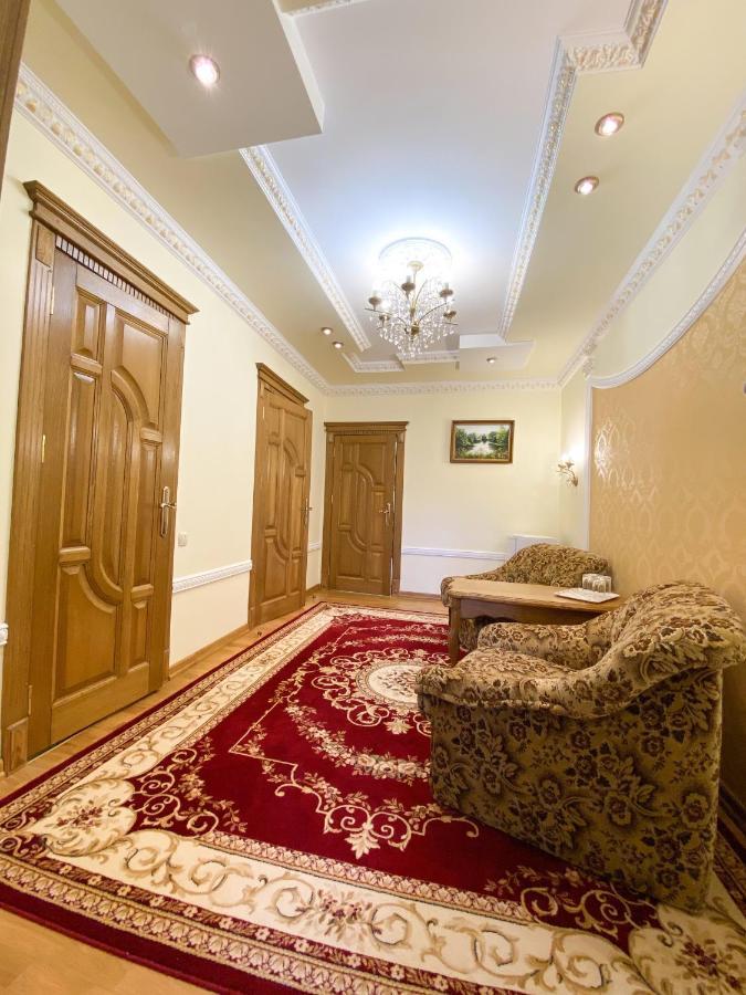 Петрос Family Hotel Iaremcea Exterior foto