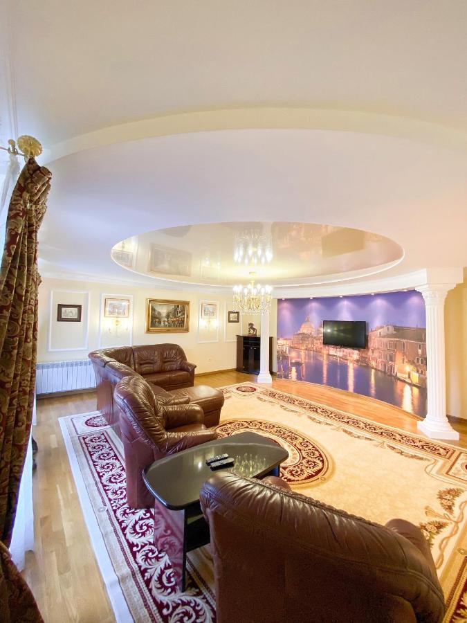 Петрос Family Hotel Iaremcea Exterior foto