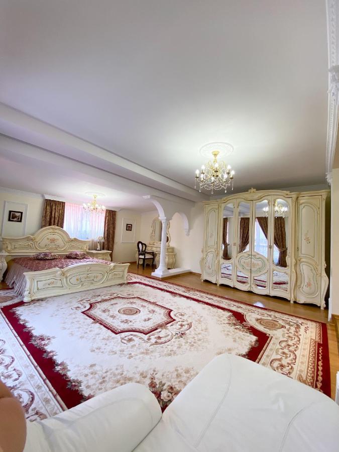 Петрос Family Hotel Iaremcea Exterior foto