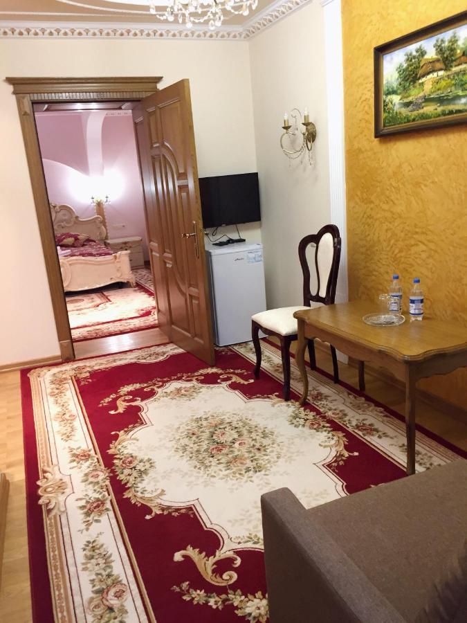Петрос Family Hotel Iaremcea Exterior foto